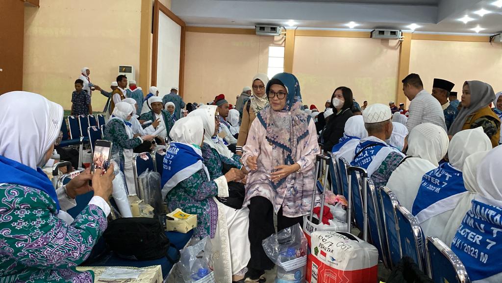 Wali Kota Pematang Siantar Jemput Jamaah Haji Asal Kota Pematang Siantar di Asrama Haji Pangkalan Masyhur Medan