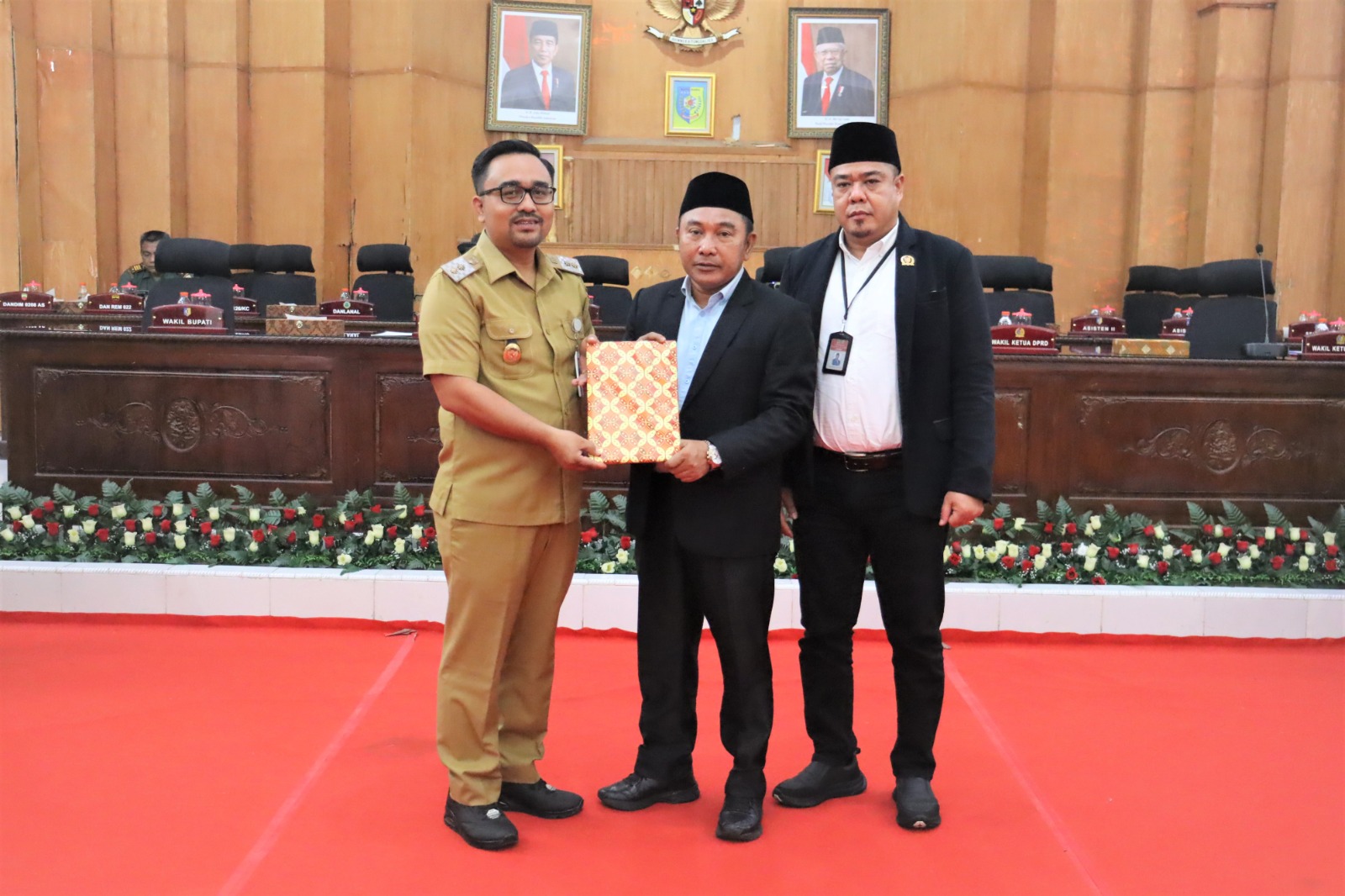 Oky Iqbal Hadiri Rapat Paripurna Penyampaian Nota KUA – PPAS R – APBD T.A. 2024