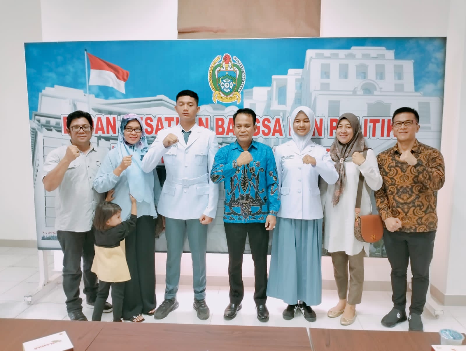 Pemprov Lepas 2 Calon Paskibraka Pusat Perwakilan Sumut Ikuti Diklat ke Jabar