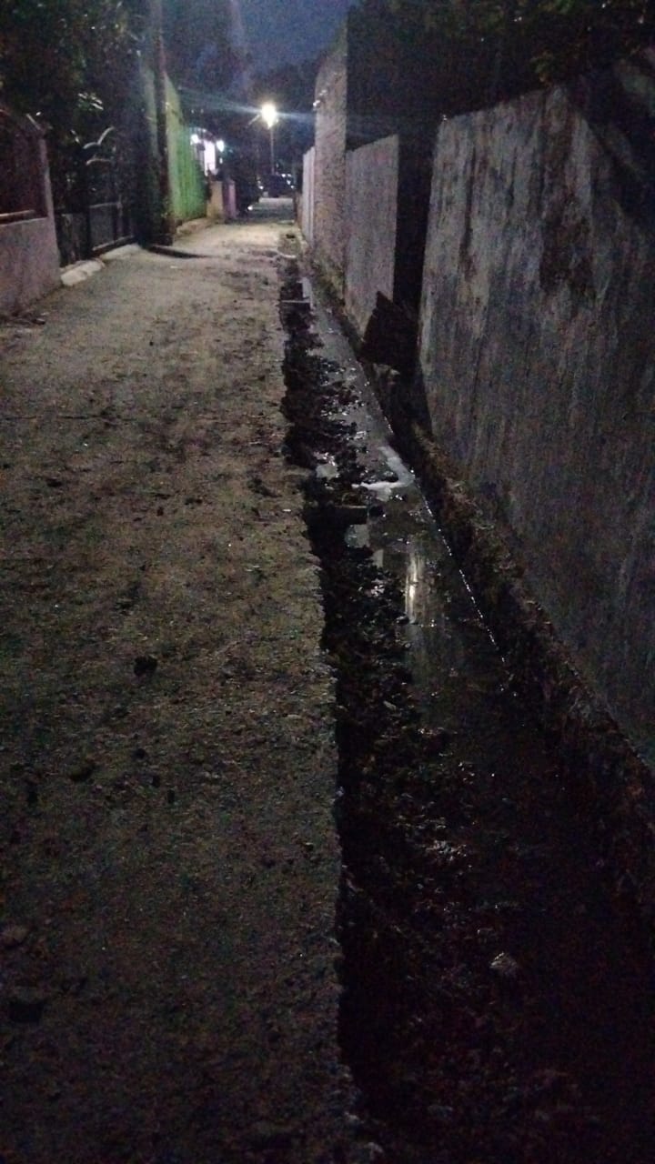 Dikeluhkan Pada saat Sosper dan Reses, Warga Gang Sejahtera Bersyukur Normalisasi Parit Terealisasi