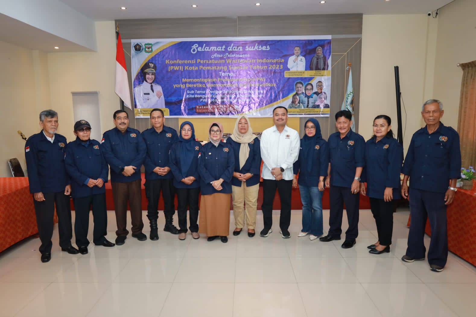 Wali Kota Pematang Siantar dr Susanti Dewayani SpA Tutup Konferensi PWI Kota Pematang Siantar