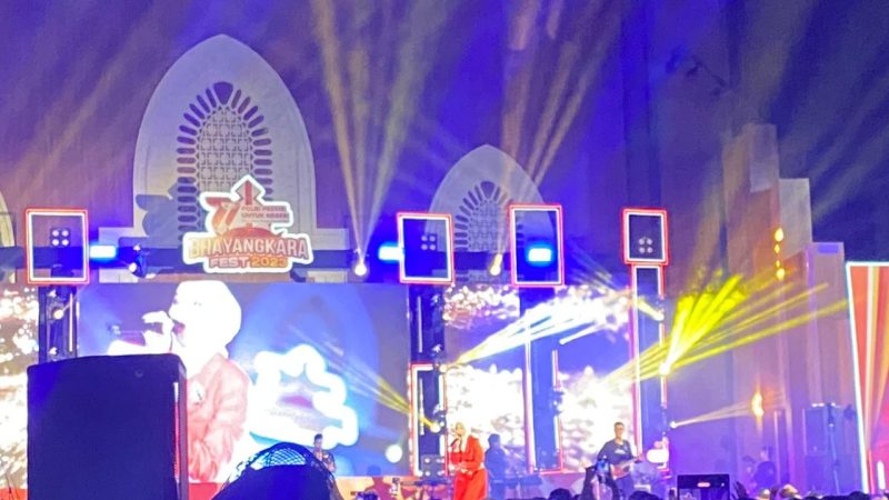 Single “OK” dari Tiwi T2 Pukau Pengunjung Bhayangkara Fest 2023