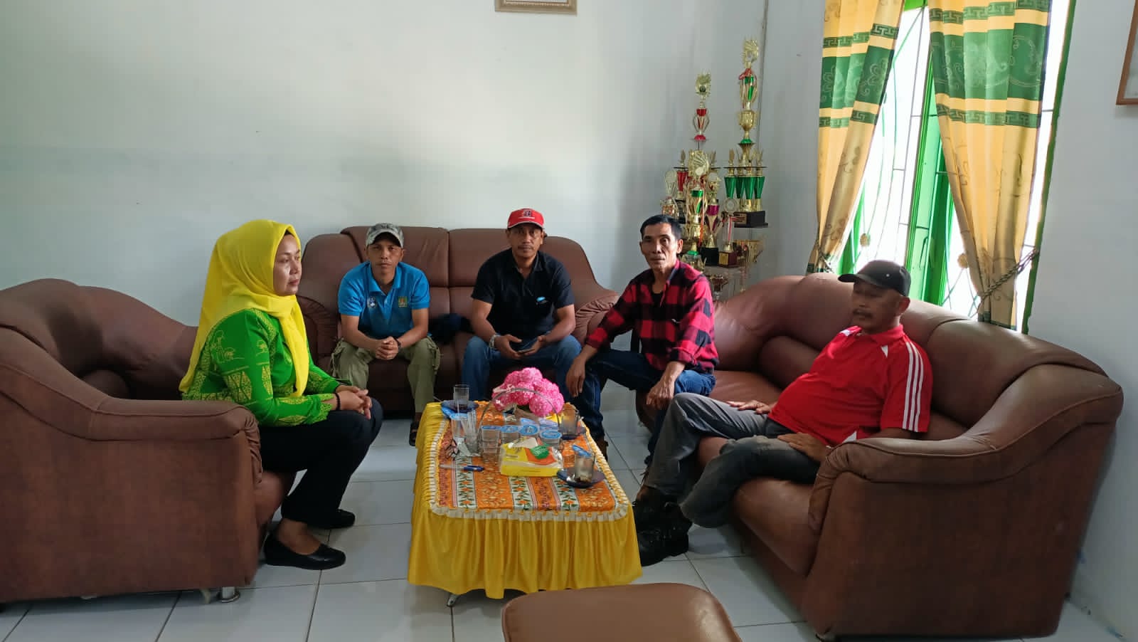 Camat Elmiati Terima Audensi Pelatih Taekwondo Dojang Putera Bahari Kecamatan Tanjung Beringin