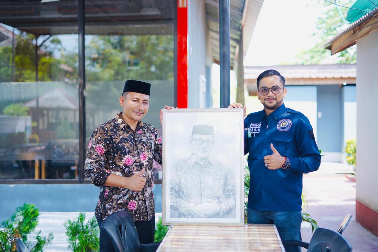 Haji Uma Dapat Hadiah Lukisan Dirinya, Tidak Tahu Siapa Pengirim Hingga Posting di Medsos