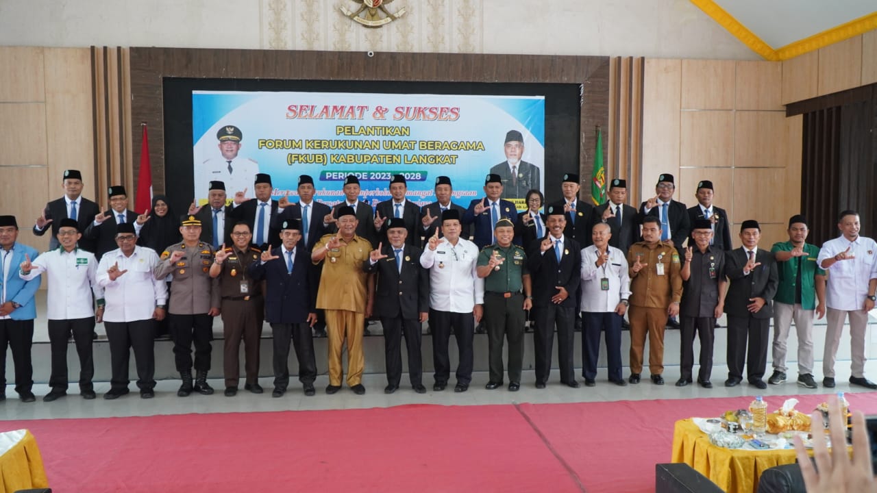 Jaga Kerukunan, Syah Afandin Lantik FKUB Langkat Periode 2023-2028