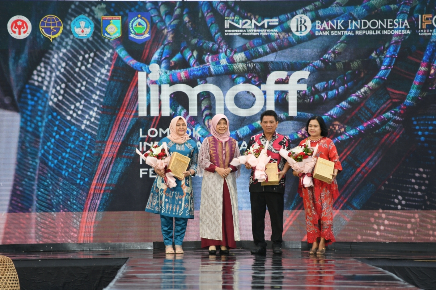 Nawal Lubis Dorong Desainer  Sumut Terus Gunakan Tenun Lokal Hingga ke Event Internasional