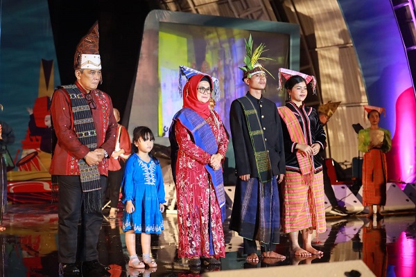 Wali Kota Pematang Siantar saat Hadiri Malam Pagelaran Seni dan Budaya PRSU ke-49