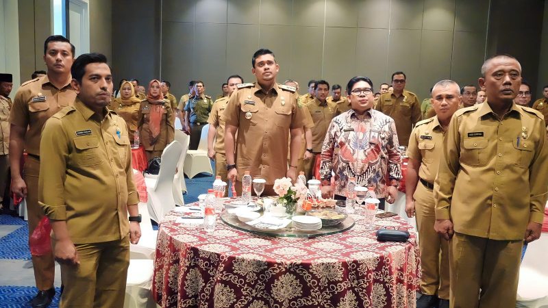 Disaksikan Bobby Nasution, Pejabat Pemko Medan Tandatangani Komitmen Pelaksanaan Budaya Kerja ASN Ber-Akhlak
