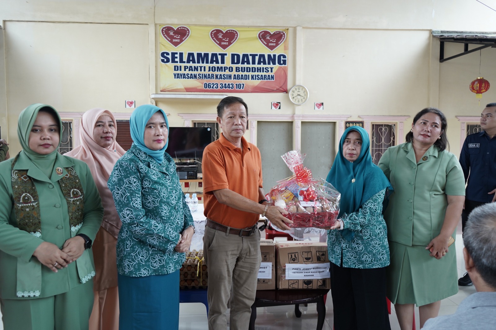 Pemerintah dan TP PKK Kabupaten Asahan Salurkan Bantuan Sembako Jelang HUT ke 78 RI