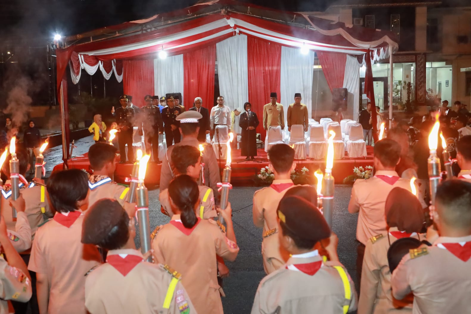 Wali Kota Pematang Siantar Bersama Forkopimda Lepas Pawai Obor Sambut HUT Kemerdekaan RI ke-78