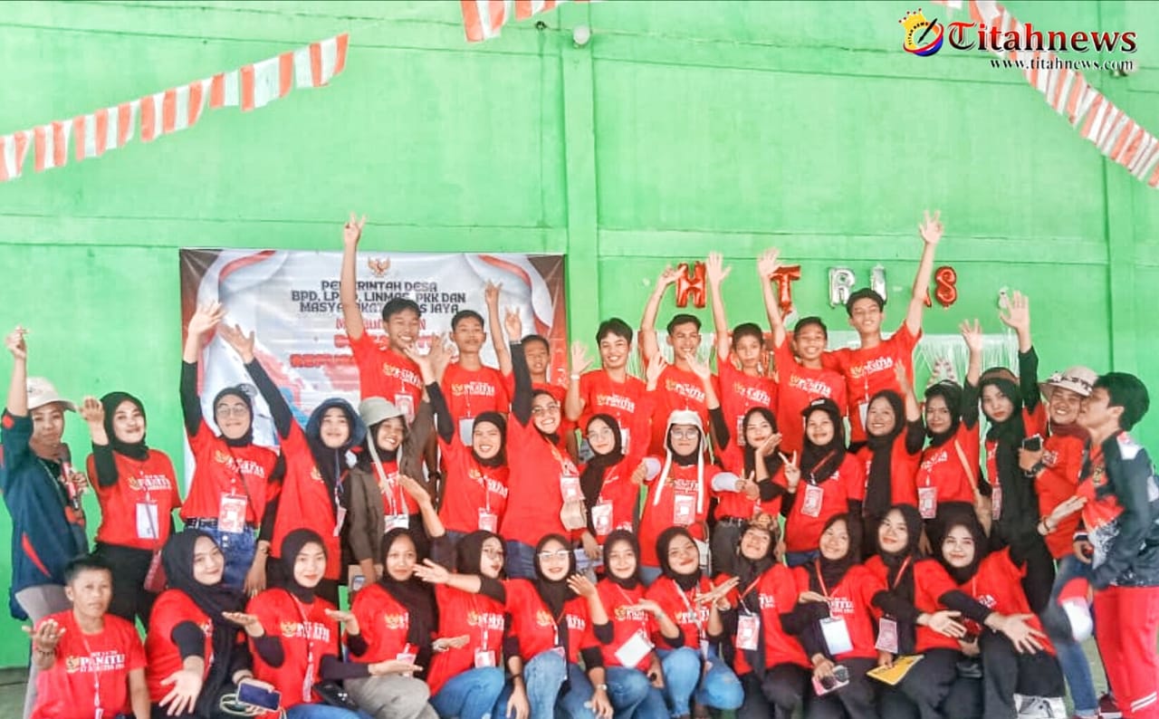 Malam Puncak Pembagian Hadiah HUT RI ke 78 Tahun, Masyarakat Desa Lunas Jaya Sangat Antusias Dan Penuh Kegembiraan