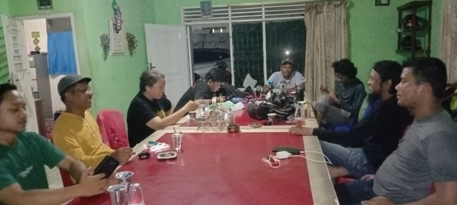 Wartawan Media Nasional Alot Bahas Pukat Trawl di Kantor SMSI Sergai