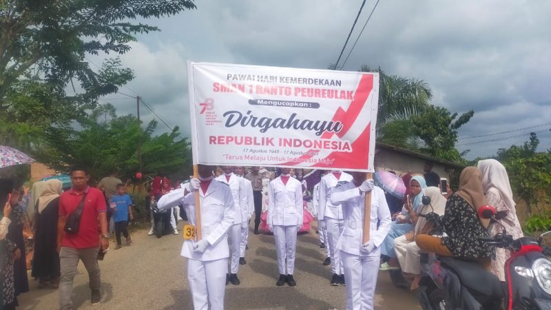 SMA N 1 Ranto Peureulak Tampil Memukau di Pawai HUT RI Ke-78