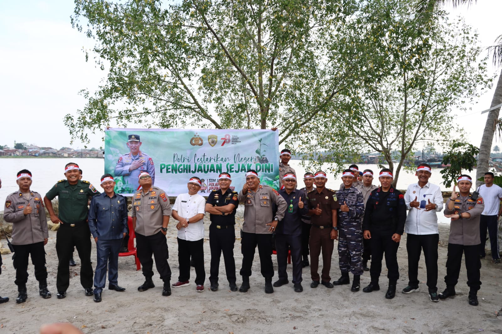 Polres TanjungBalai Tanam 1500 Pohon Bersama Pihak Eksekutif Dan Legislatif Lainnya