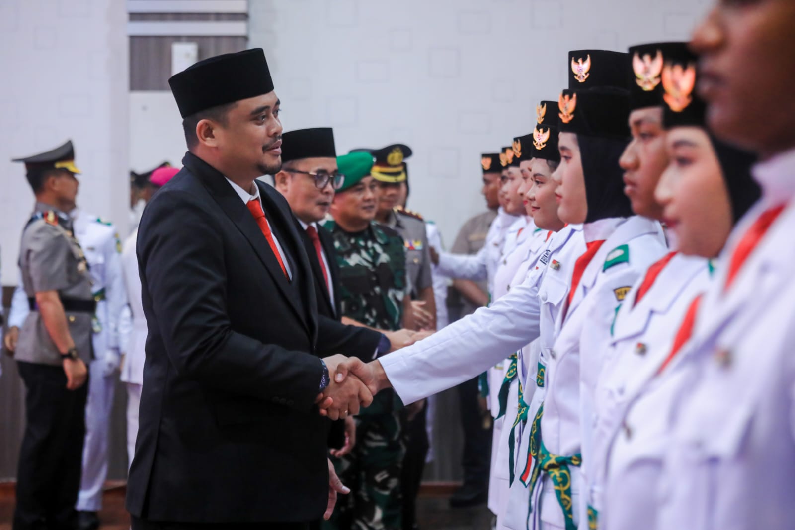 Dikukuhkan Bobby Nasution, Ini Nama dan Asal Sekolah 42 Anggota Paskibraka Kota Medan