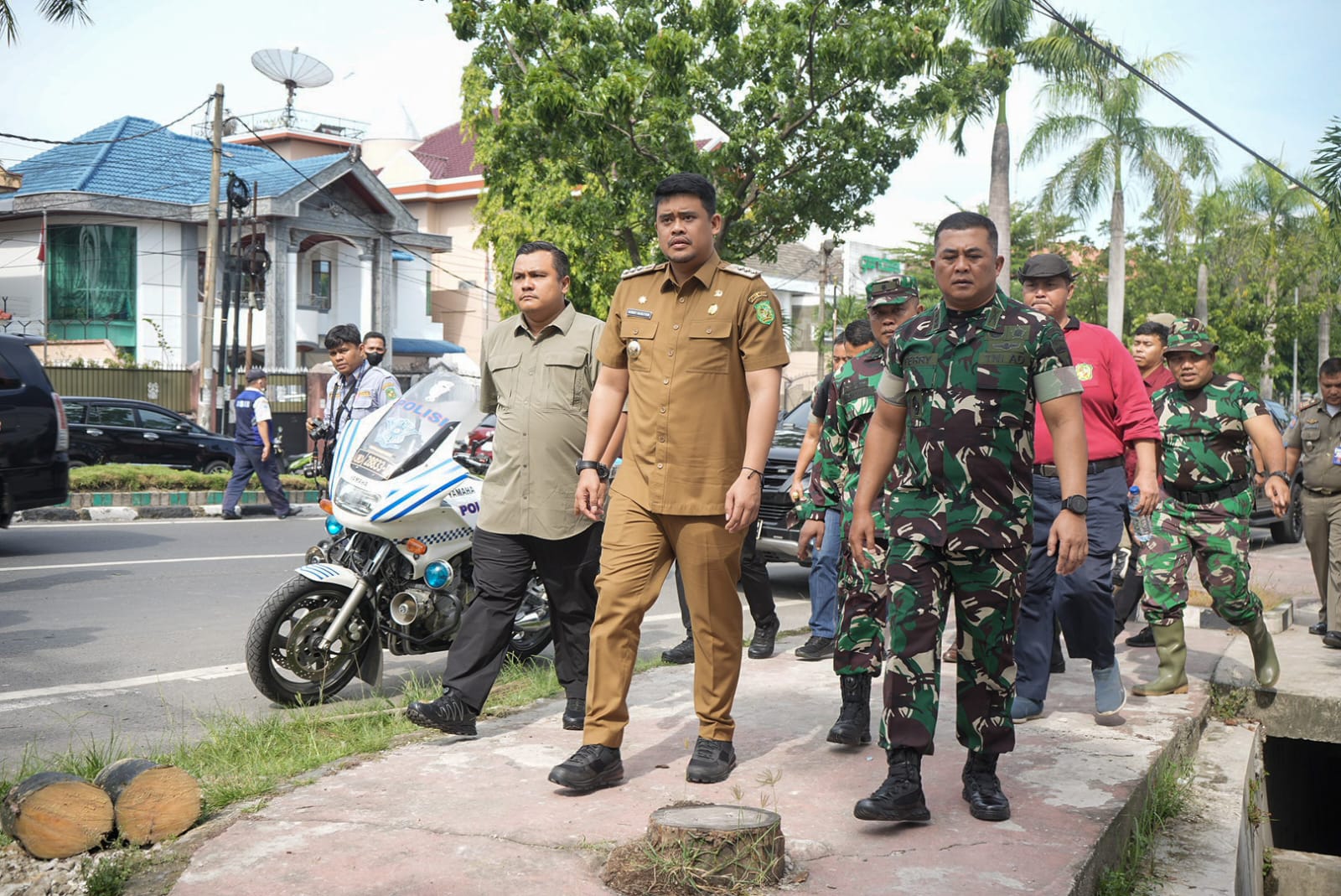 Bobby Nasution Pimpin Aksi Kolaborasi Pemko dan Kodim 0201 Medan Bersihkan dan Tata Sungai Sikambing