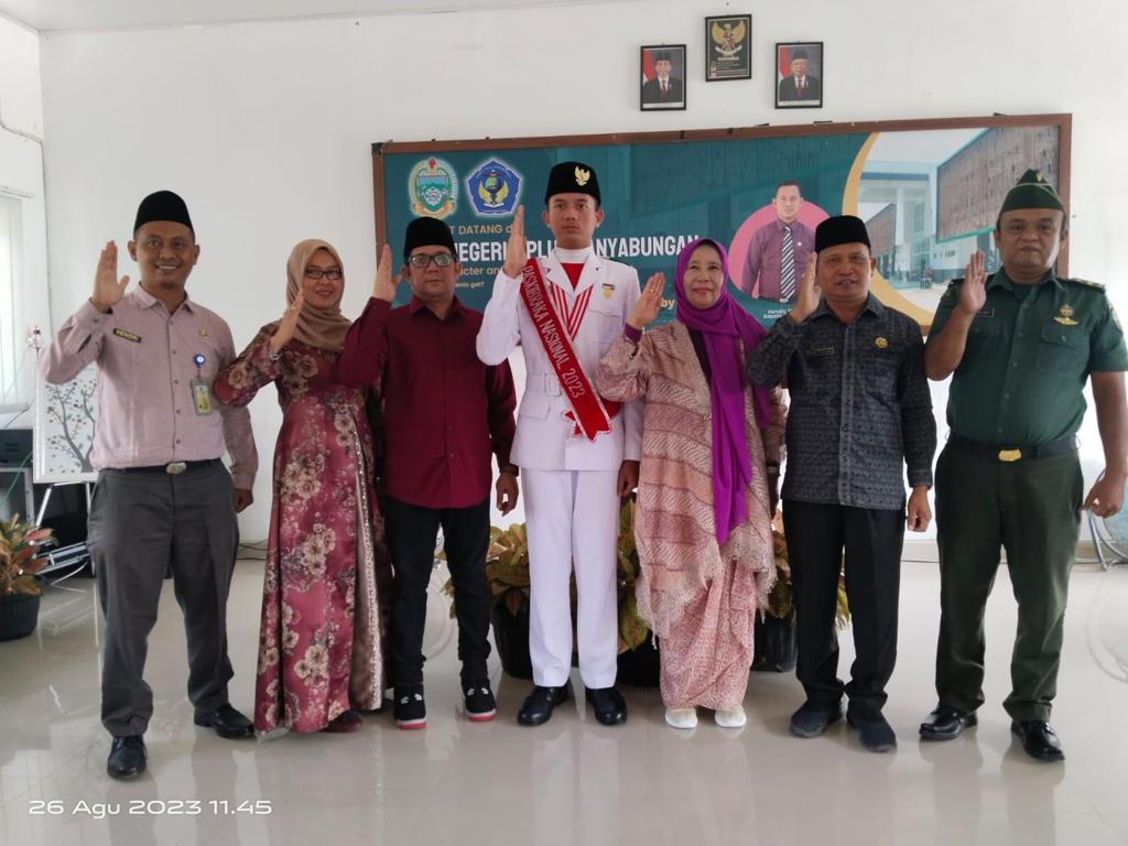 Meriah, Paskibraka Nasional 2023 Nabil Arya Barata Lubis Disambut Gordang Sambilan Ketika Masuk Sekolah