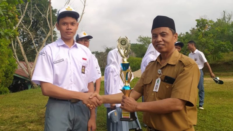 Pimpinan DPRD Inhu H.Suwardi Ritonga SE :  Apresiasi  SMAN I Lirik Raih Juara Berbagai Lomba HUT Pramuka 2023
