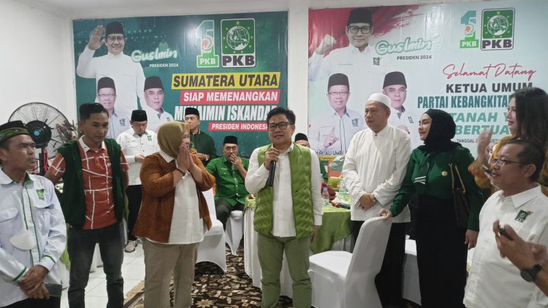 Tiba di Kediaman H.M. Ali Umri, SH.,MKn., Gus Imin Disambut Tim Pemenangan dan Relawan