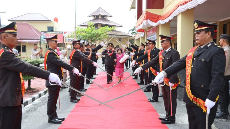 Personel Polres TanjungBalai Akhiri Dinas, Polres Tanjung Balai Gelar Upacara Pedang Pora.