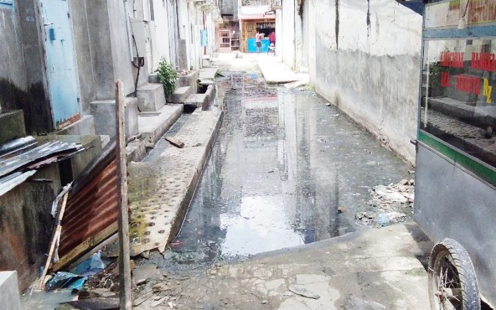 Jalan Kelurahan TB Kota II Tanjung Balai Air Tak Mengalir Mengundang Penyakit Malaria