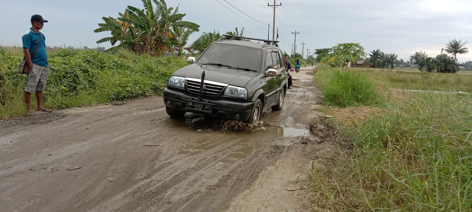 Kecelakaan Sering Terjadi di Jalan Berlobang, Masyarakat Teluk Mengkudu Minta Pemerintah Perbaiki