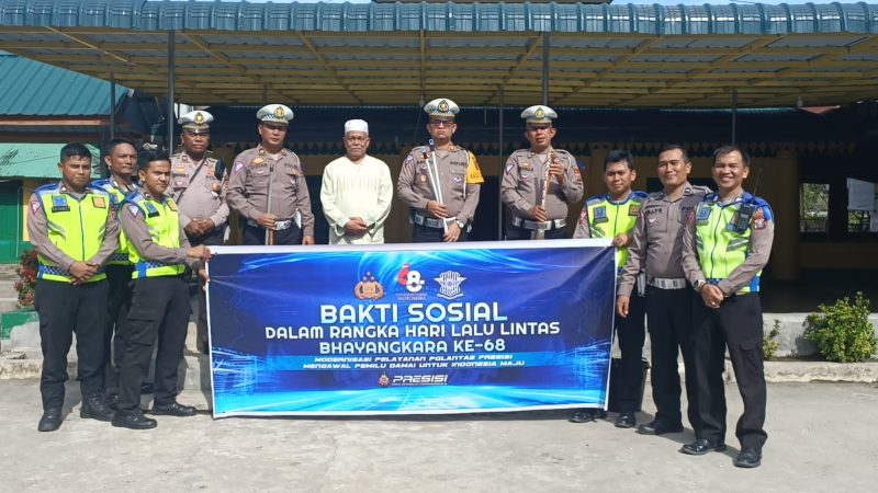 Satlantas Polres Tanjungbalai Laksanakan Bhakti Sosial Bersihkan Rumah Ibadah