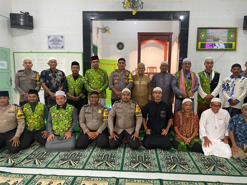 Polres Tanjung Balai Tausiyah Gerakan Sholat Subuh
