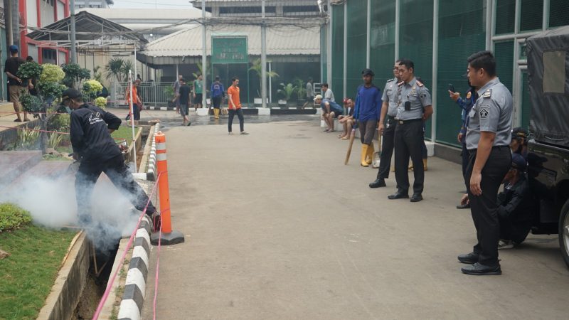 Antisipasi Penyakit DBD, Seluruh Lingkungan Rutan Cipinang Di Fogging