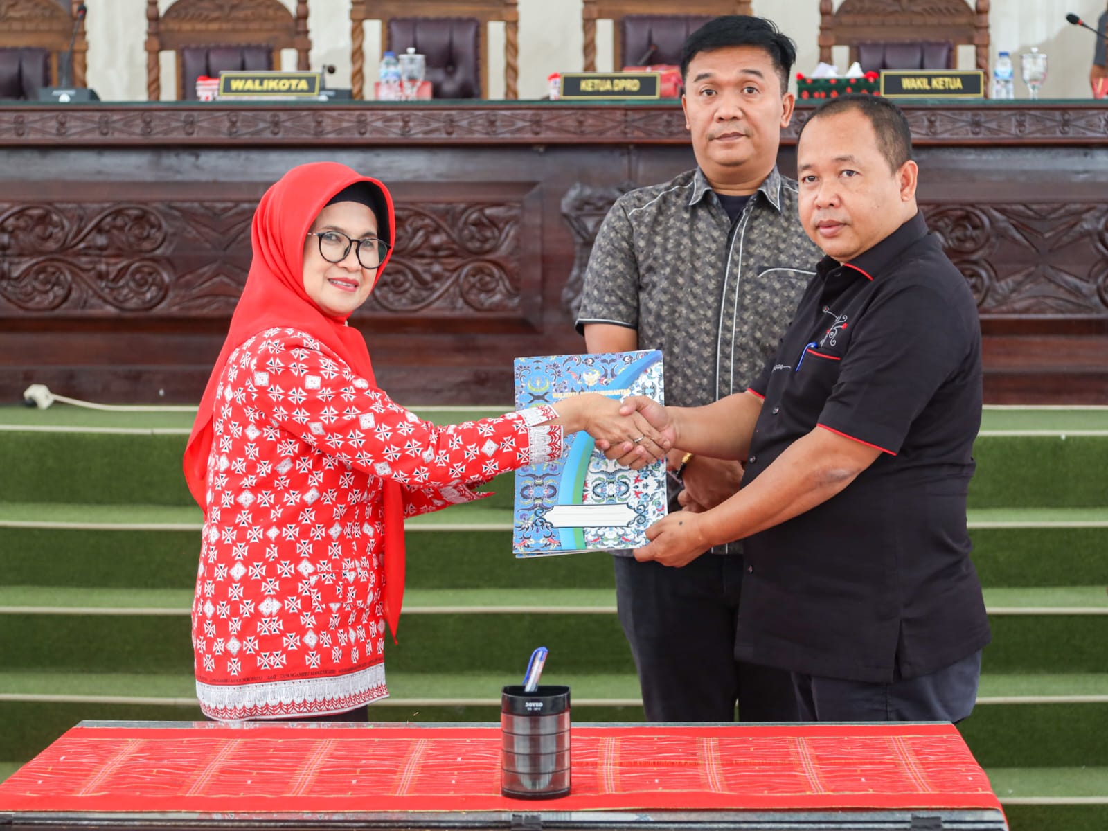 Wali Kota dr. Susanti Dewayani, SpA Menghadiri Rapat Paripurna VII DPRD Kota Pematang Siantar