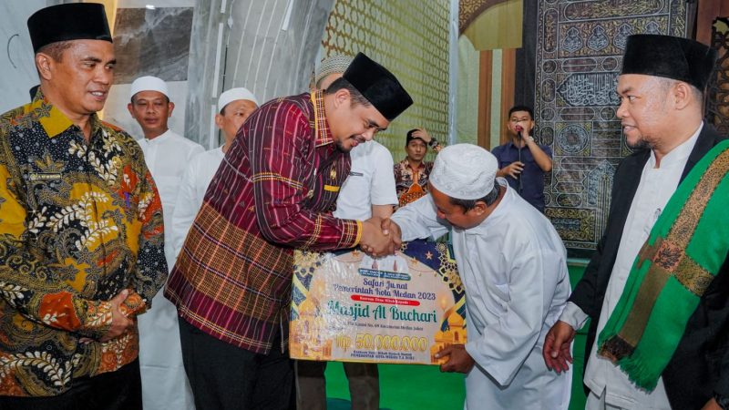 Bobby Nasution Sumbangkan Rp 10 Juta per Bulan untuk Tambahan Gaji Imam dan Muazin Mesjid Al Buchori