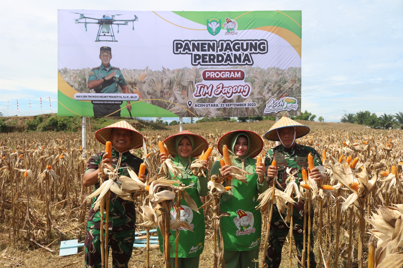 Danrem 011/Lilawangsa Dampingi Pangdam IM Panen Perdana Program I’M Jagong di Aceh Utara