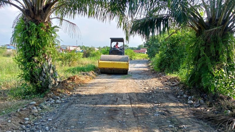 Pengecoran Rigid Beton TMMD Ke-118 Kodim 0201/Medan Capai 88 Persen