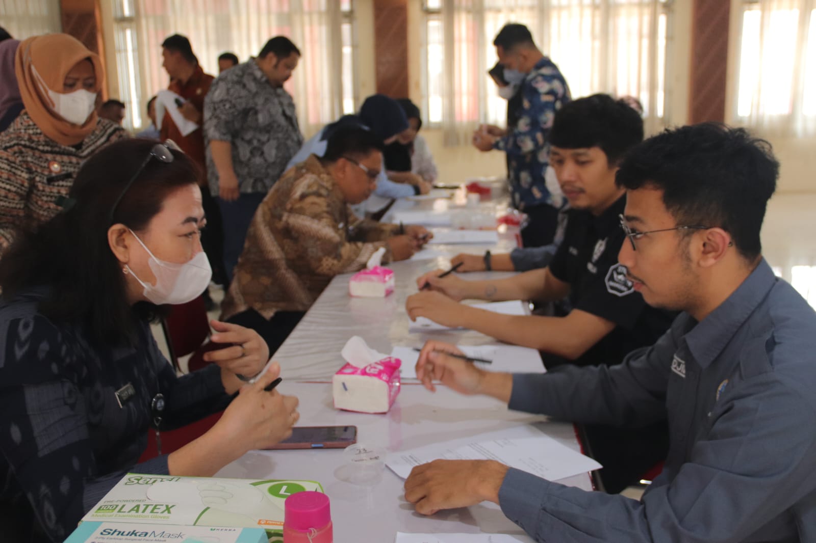 Deteksi Dini Bahaya Narkoba, Lapas Kelas I Cipinang Gandeng BNN Kota Jakarta Timur lakukan Test Urin Bagi Petugas.