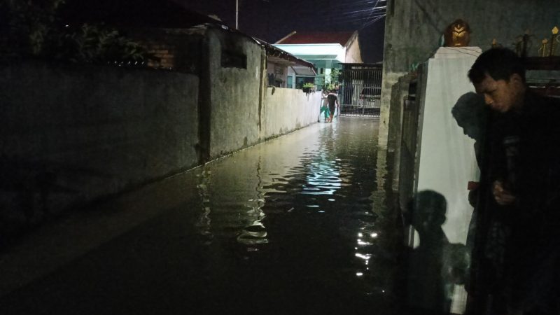 Akibat Hujan Deras, Sungai Meluap, Gang Sejahtera Kebanjiran