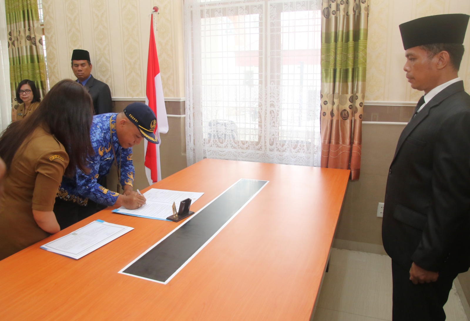 Wali Kota Diwakili Asisten Pemerintahan Bidang Kesra Lantik Pejabat Administrator dan Fungsional Kota Pematang Siantar