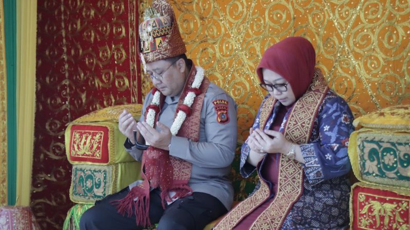 Tiba di Aceh, Irjen Achmad Kartiko Disambut Tari Ranup Lampuan