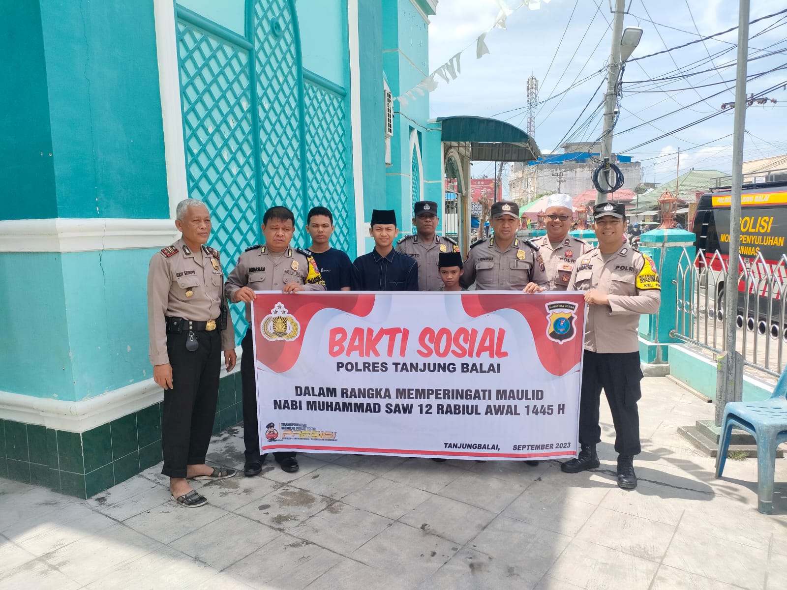 Memperingati Maulid Nabi Muhammad SAW 1445 H Polres Tanjung Balai Bakti Sosial Bersihkan Mesjid