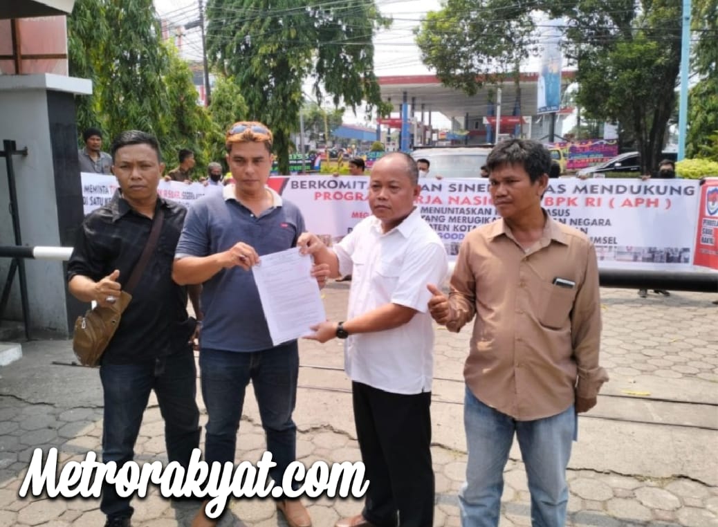 LSM PSR Gelar Unjuk Rasa Di Depan Gedung BPK RI Sumsel, Diduga POPNAS XVI 2023 Jadi Ajang Korupsi Bukan Ajang Prestasi