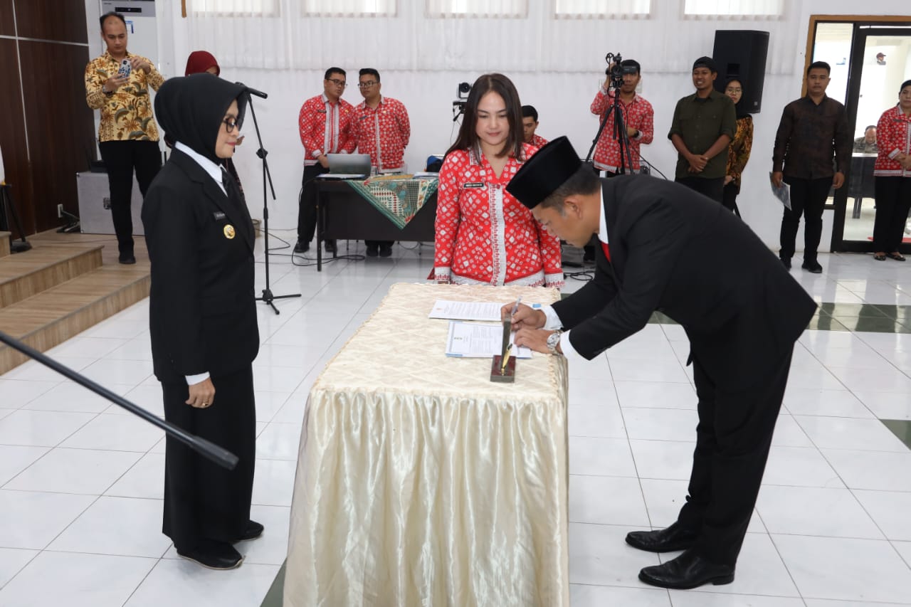 Wali Kota dr Susanti Dewayani SpA Lantik Penjabat Sekda Kota Pematang Siantar