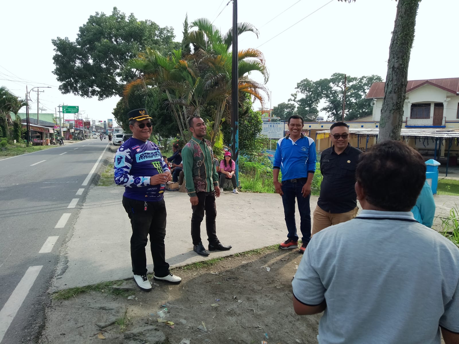Giat Jumat Bersih, Kecamatan Siantar Marimbun Laksanakan Gotong Royong di Jalan Saribudolok Pematang Siantar