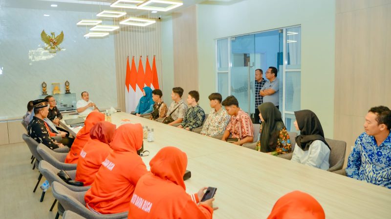 Zahir Berangkatkan 5 Orang Guru Ke Singapura dan 9 Orang Mahasiswa Ke Tiongkok