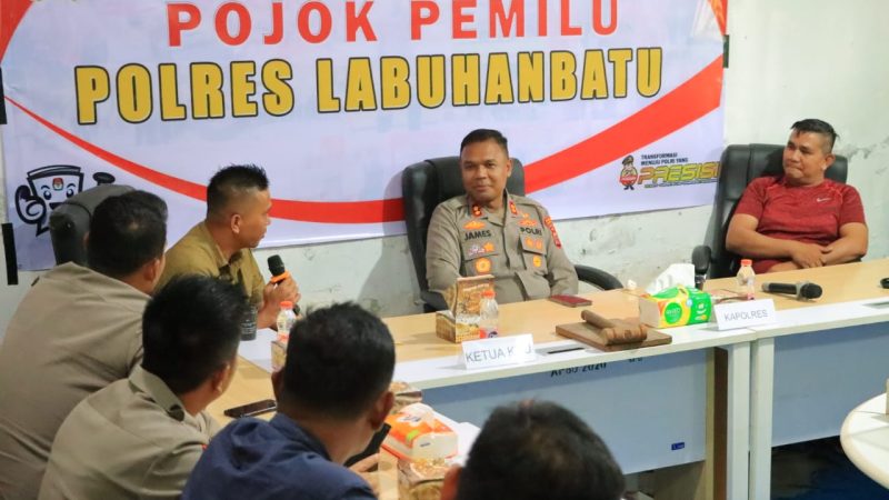 Polres Labuhanbatu Dengan KPU Labura Beserta Bawaslu Labura Laksanakan Pojok Pemilu