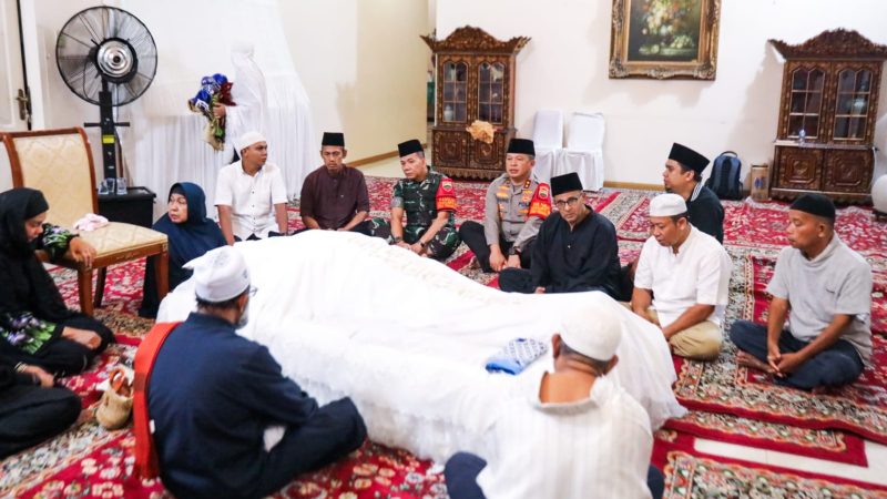 Mantan Gubernur Sumut Wafat, Kapoldasu: Melayat dan Turut Berbelasungkawa