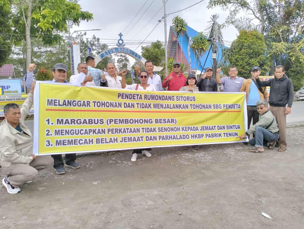 Jemaat HKBP Pabrik Tenun Sebut Pdt Rumondang Sitorus Melanggar Tohonan