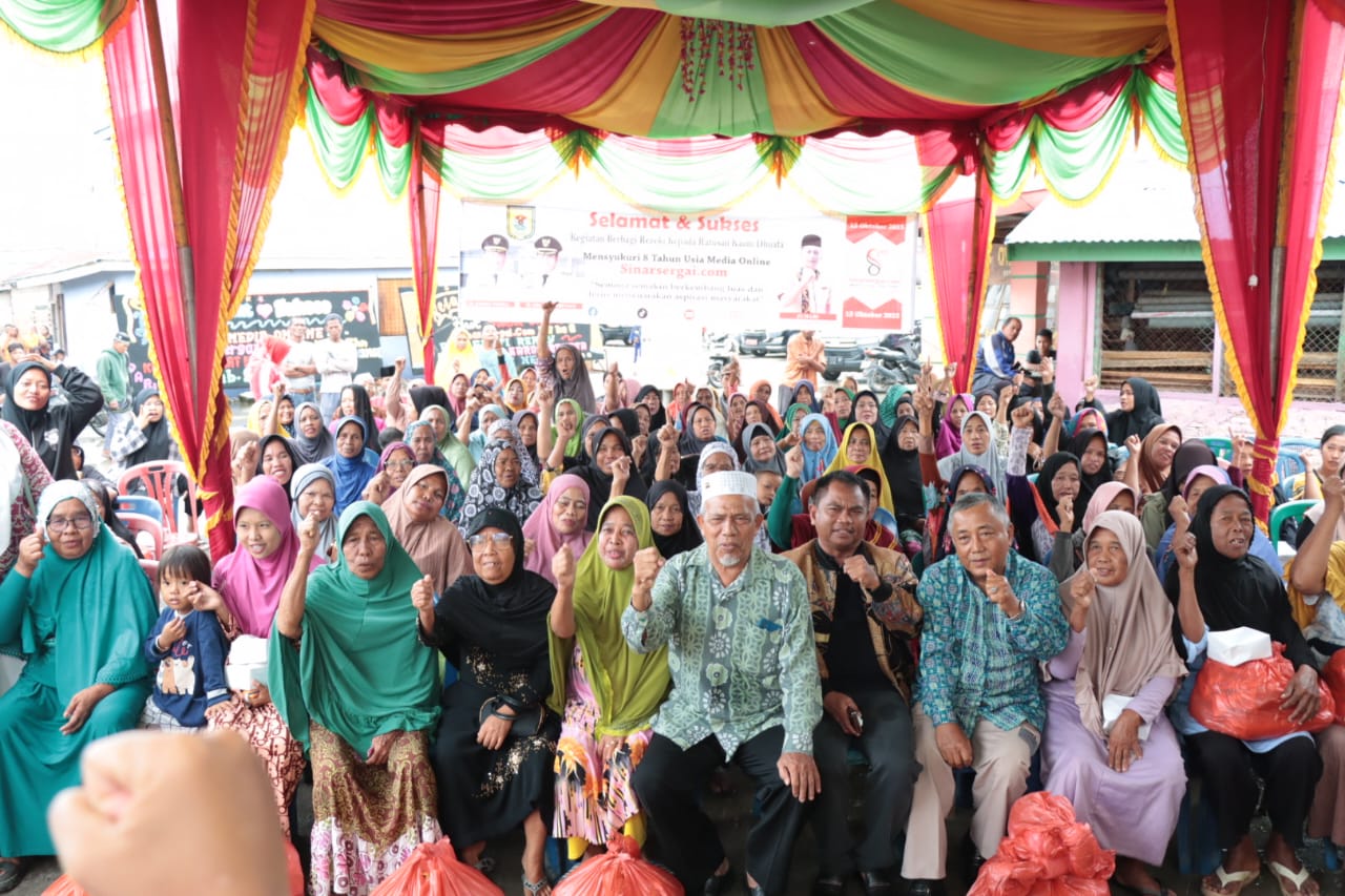 Ratusan Kaum Dhuafa Terima Sembako, Bupati Sergai H. Darma Wijaya : Teruslah Berbuat Kebaikan