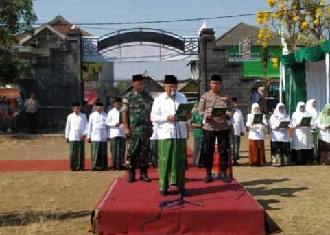 Peringati Hari Santri Bupati Malang Pimpin Serta Ajak Santri Menjaga Perdamaian