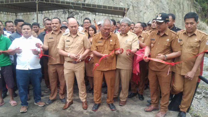 Bupati Taput Resmikan Jembatan Ir. Soekarno Di Dusun Silando Muara