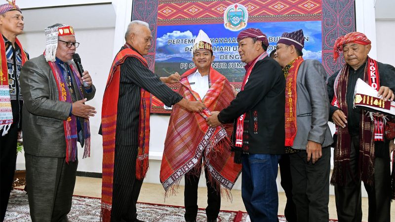 Pj Gubsu Lepas Ulos 1.000 Meter ke Monas