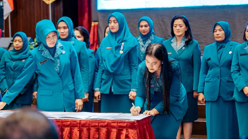 Ny Kahiyang Ayu Dikukuhkan Jadi Pembina Posyandu Kota Medan